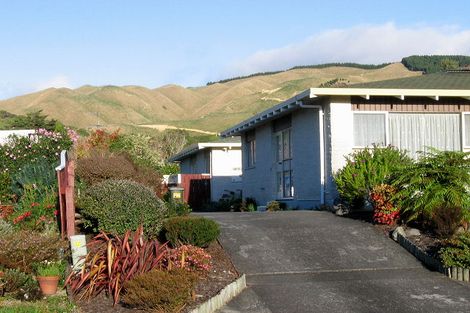 Photo of property in 3a Edgewater Street, Waikanae, 5036