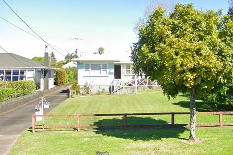 Photo of property in 1 Rewarewa Road, Te Atatu Peninsula, Auckland, 0610