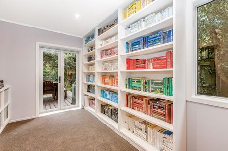 Photo of property in 57 Kahu Road, Paremata, Porirua, 5024