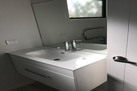 Photo of property in 38 Tree View Avenue, Glenfield, Auckland, 0629