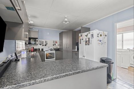 Photo of property in 4 Ngahina Street, Marton, 4710