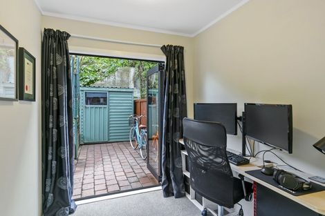 Photo of property in 24f1 Akatea Street, Berhampore, Wellington, 6023