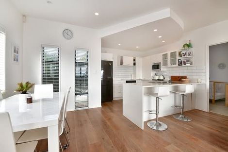 Photo of property in 2/1376 Whangaparaoa Road, Army Bay, Whangaparaoa, 0930