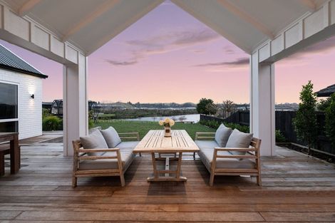 Photo of property in 170 Lakes Boulevard, Pyes Pa, Tauranga, 3112