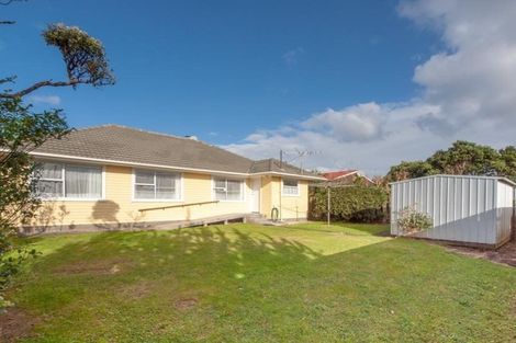 Photo of property in 23 Oswald Crescent, Paparangi, Wellington, 6037