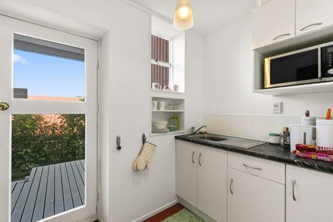 Photo of property in 122 Cashmere Avenue, Khandallah, Wellington, 6035