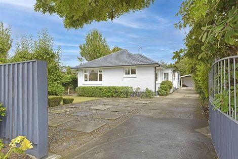 Photo of property in 119 Avonhead Road, Avonhead, Christchurch, 8042