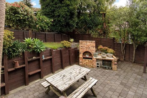 Photo of property in 10 Len Brown Place, Pukekohe, 2120