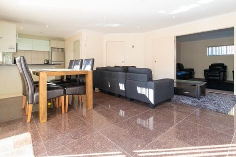 Photo of property in 59a Hewlett Road, Massey, Auckland, 0614