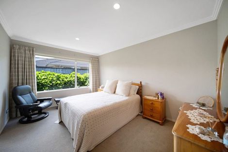 Photo of property in 14 Pescara Point, Karaka, Papakura, 2113