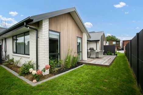 Photo of property in 14 Ruge Court, Cambridge, 3434