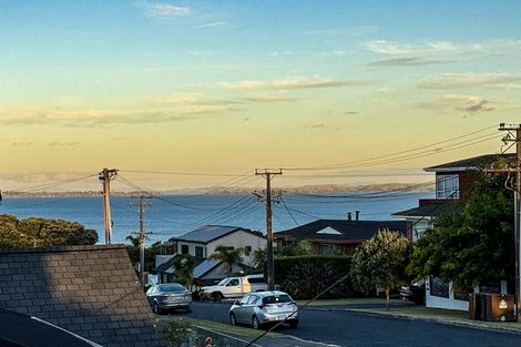 Photo of property in 18 Ridge Road, Waiake, Auckland, 0630
