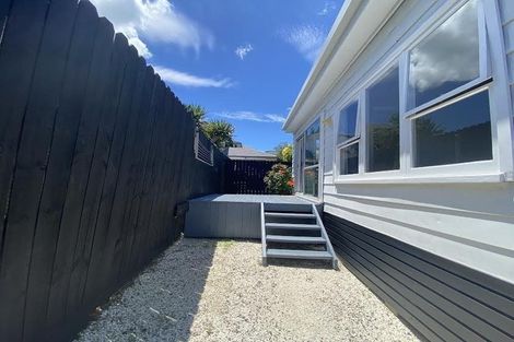 Photo of property in 9 Bond Crescent, Forrest Hill, Auckland, 0620