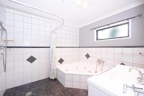 Photo of property in 18a Riddell Road, Kerikeri, 0230