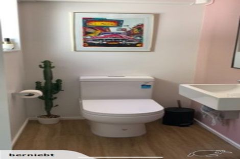 Photo of property in 2/19 Onslow Road, Khandallah, Wellington, 6035