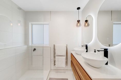 Photo of property in 1/7 Tuscan Place, Half Moon Bay, Auckland, 2012