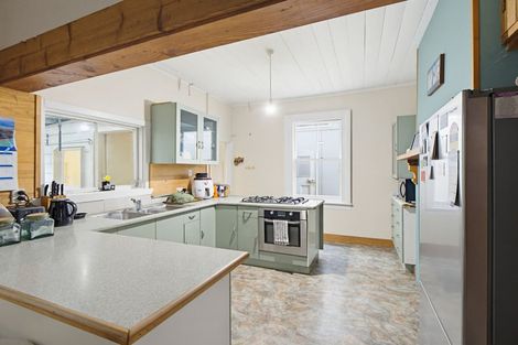 Photo of property in 9 Hawkhurst Road, Lyttelton, 8082