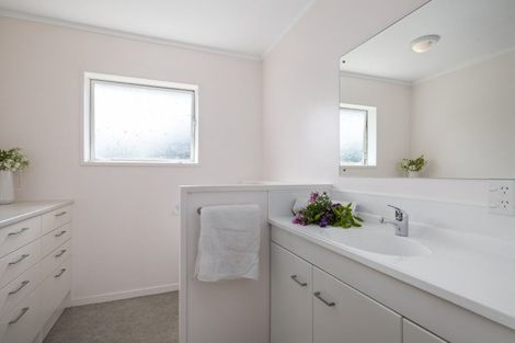 Photo of property in 18c Devon Road, Bucklands Beach, Auckland, 2012
