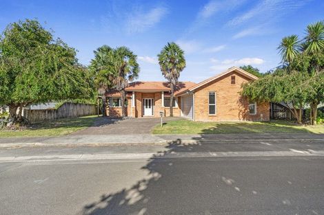 Photo of property in 76 Nielsen Gardens, Rototuna, Hamilton, 3210