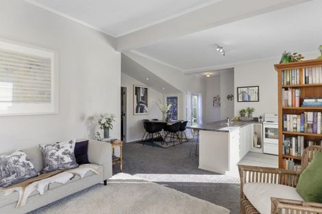 Photo of property in 56 Edinburgh Terrace, Berhampore, Wellington, 6023
