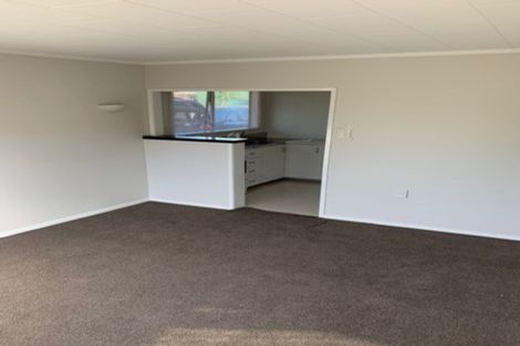 Photo of property in 8 Keeling Road, Henderson, Auckland, 0612