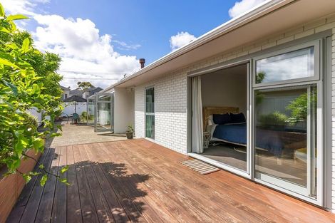 Photo of property in 55 Matipo Road, Te Atatu Peninsula, Auckland, 0610