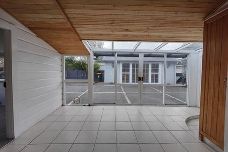 Photo of property in 28 Whites Line West, Woburn, Lower Hutt, 5010