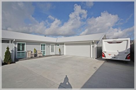 Photo of property in 10a Pratt Avenue, Foxton Beach, Foxton, 4815