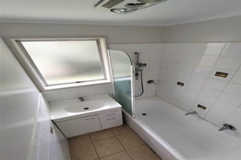 Photo of property in 61 Harrington Road, Henderson, Auckland, 0610