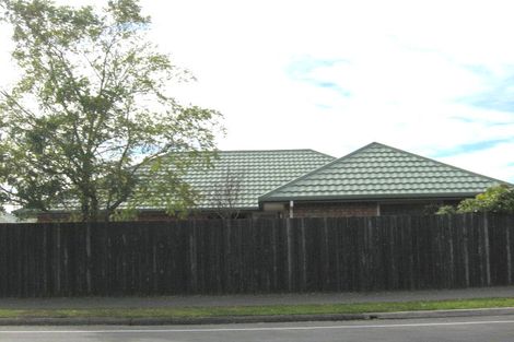 Photo of property in 74 Racecourse Road, Sockburn, Christchurch, 8042