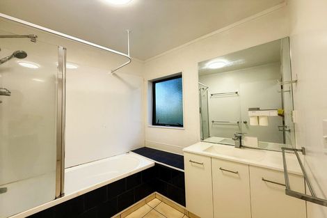 Photo of property in The Haven, 22/120 Beach Haven Road, Beach Haven, Auckland, 0626