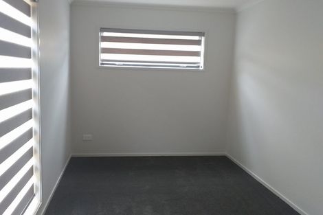 Photo of property in 2 Emerald Avenue, Rosehill, 2113