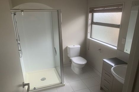 Photo of property in 28 Heidi Crescent, Flat Bush, Auckland, 2016