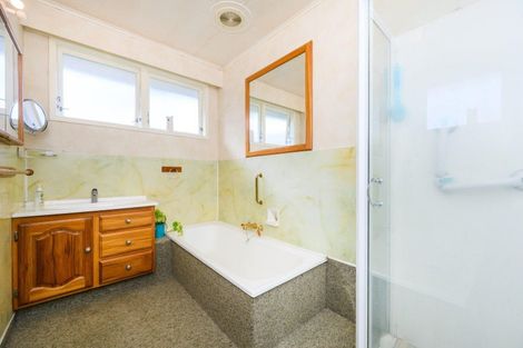 Photo of property in 40 Parkland Crescent, Terrace End, Palmerston North, 4410