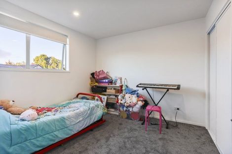 Photo of property in 2/5 Matata Place, Dallington, Christchurch, 8061
