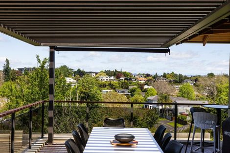 Photo of property in 27 Dalethorpe Avenue, Fairfield, Hamilton, 3214