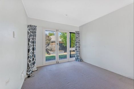 Photo of property in 16 Broman Place, Half Moon Bay, Auckland, 2012