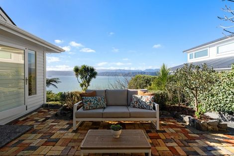 Photo of property in 66 Seatoun Heights Road, Seatoun, Wellington, 6022