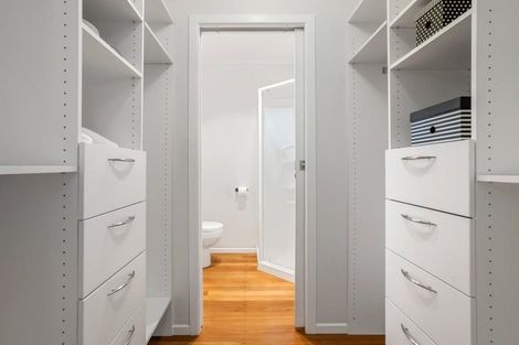 Photo of property in 8 Beswick Place, Birkdale, Auckland, 0626