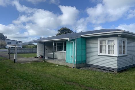 Photo of property in 11 Tawhiti Road, Hawera, 4610