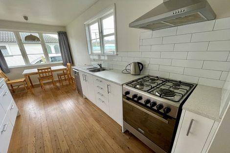 Photo of property in 211 Cambridge Terrace, Naenae, Lower Hutt, 5011