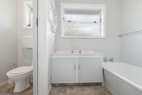 Photo of property in 10 Aztec Place, Redwood, Christchurch, 8051