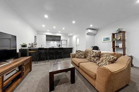 Photo of property in 2 Shortfin Place, Flat Bush, Auckland, 2019