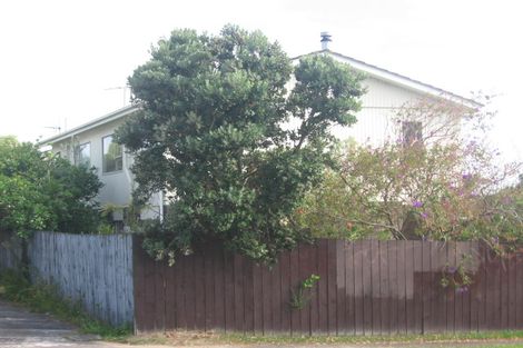 Photo of property in 2/90 Lynwood Road, New Lynn, Auckland, 0600