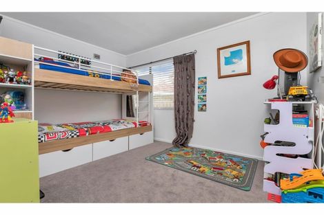 Photo of property in 38 Sailfish Drive, West Harbour, Auckland, 0618