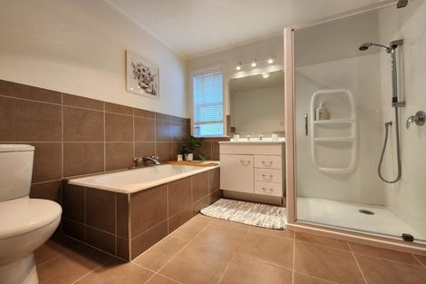 Photo of property in 7 Renata Crescent, Te Atatu Peninsula, Auckland, 0610