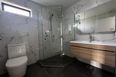 Photo of property in 21 Divich Avenue, Te Atatu South, Auckland, 0610