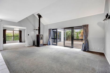 Photo of property in 25 Montrose Crescent, Huntington, Hamilton, 3210