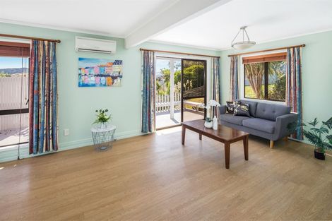 Photo of property in 84 Churton Drive, Churton Park, Wellington, 6037