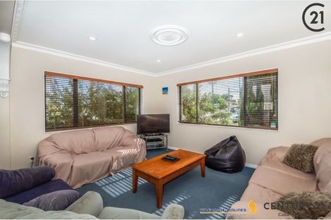 Photo of property in 49 College Road, Northcote, Auckland, 0627